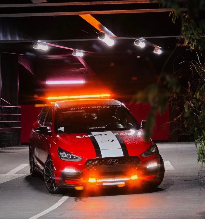 purelux_flash_1200_safety_car_1.jpg