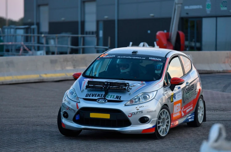 purelux_wrc29_kit_in_use_rally_1.jpg