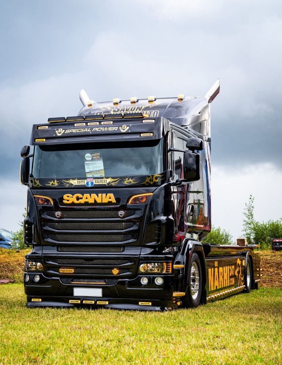 purelux_panther_in_use_truck_2.jpg
